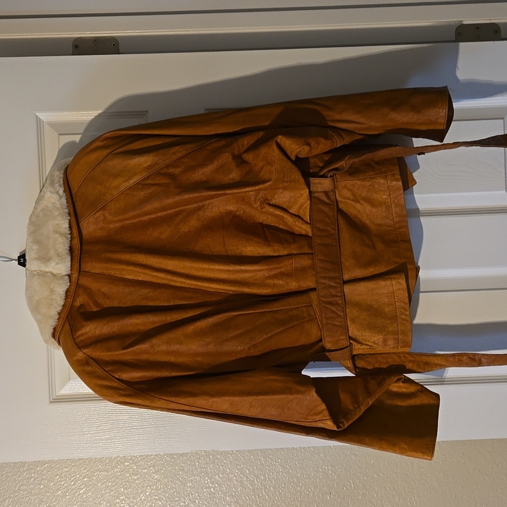 Leather jacket - Picture 4 of 5